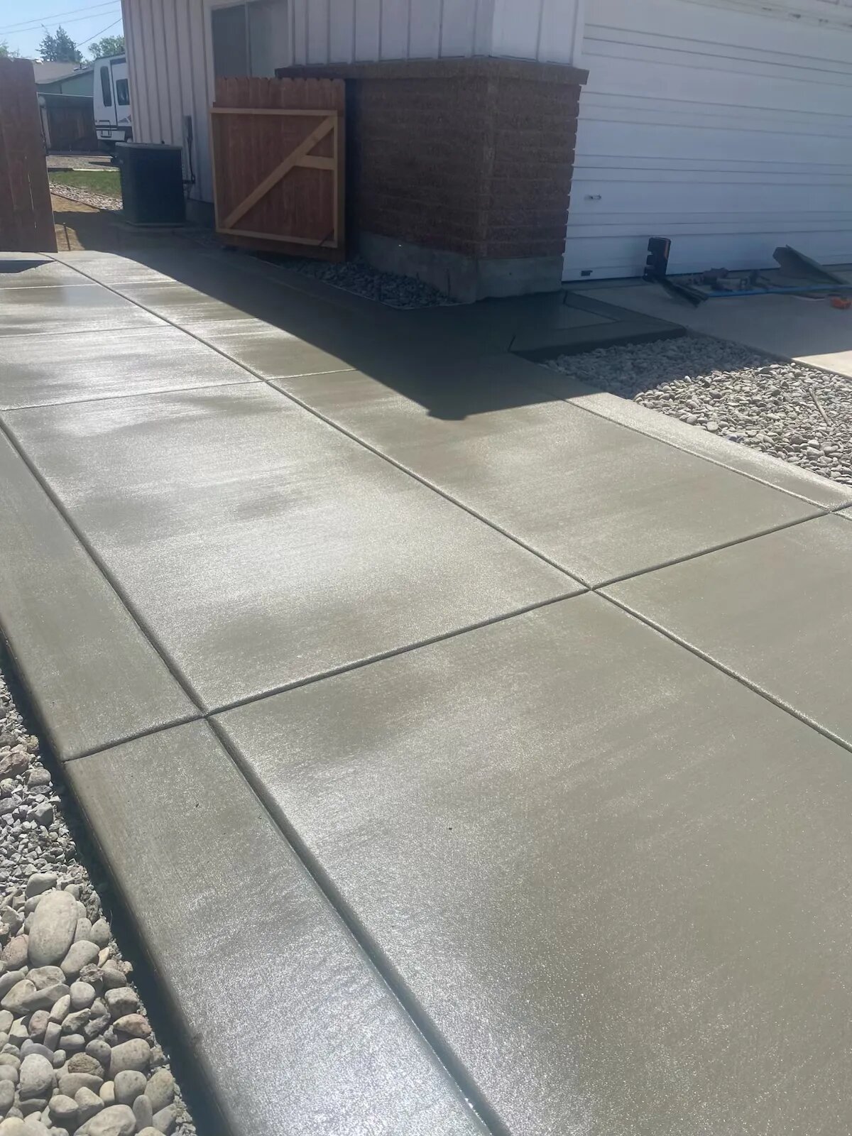 Concrete driveway side approach Utah