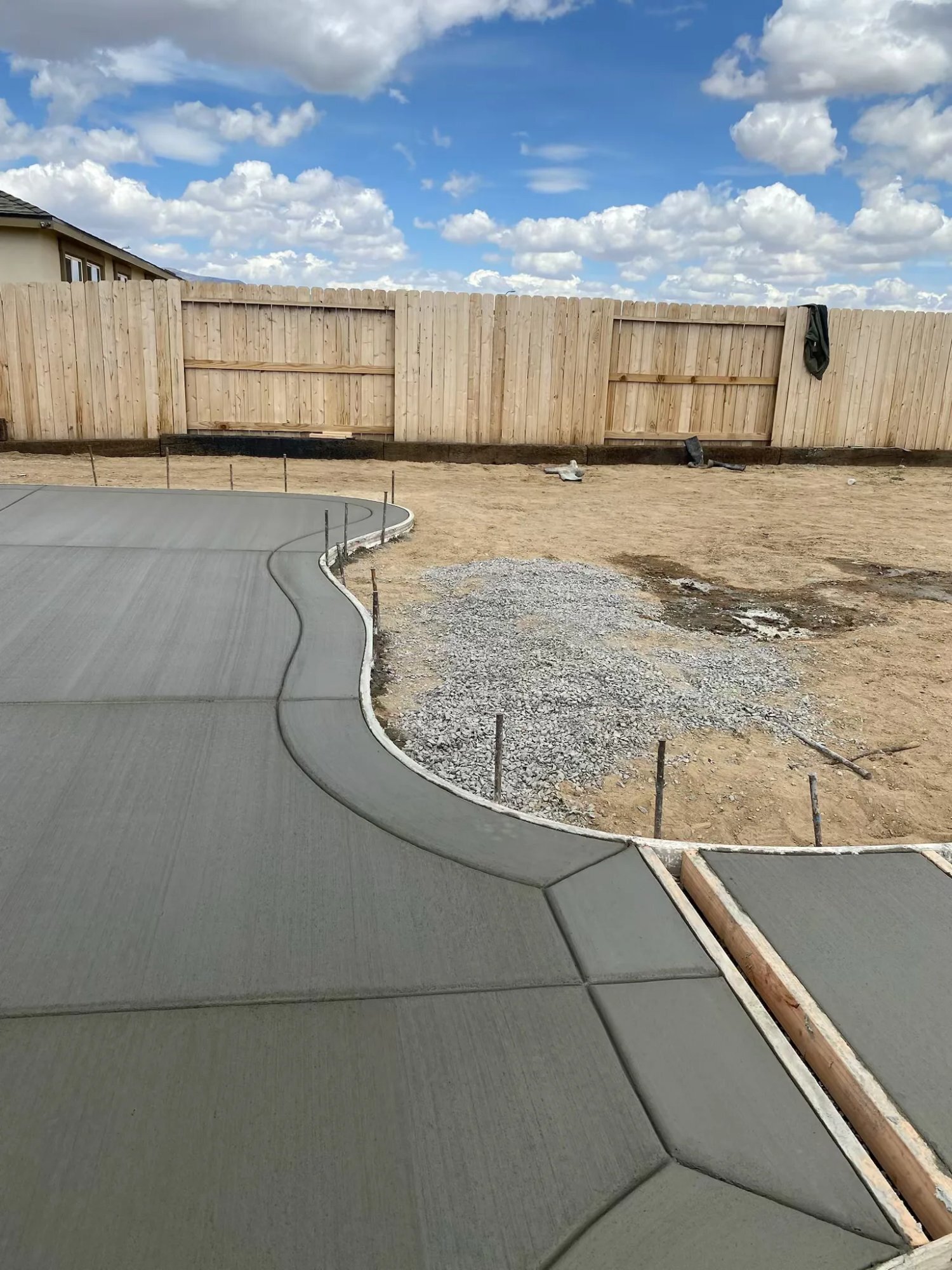 Curved concrete patio wavy edge Utah